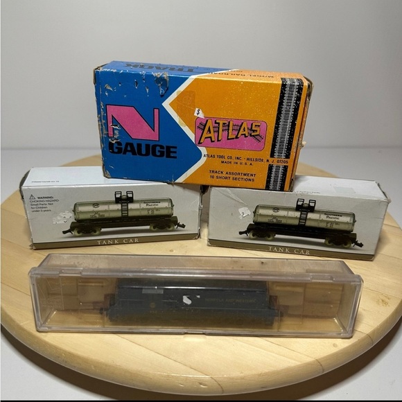 Norfolk And Western 952 2 Southern Pacific Tank Cars N Gauge Atlas Track Lot - Picture 1 of 13